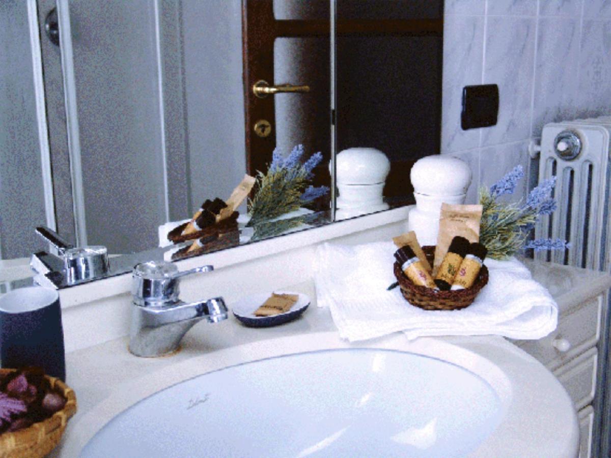 Casa Vacanze Cascina Campagnola ปอสโซเลงโก ภายนอก รูปภาพ