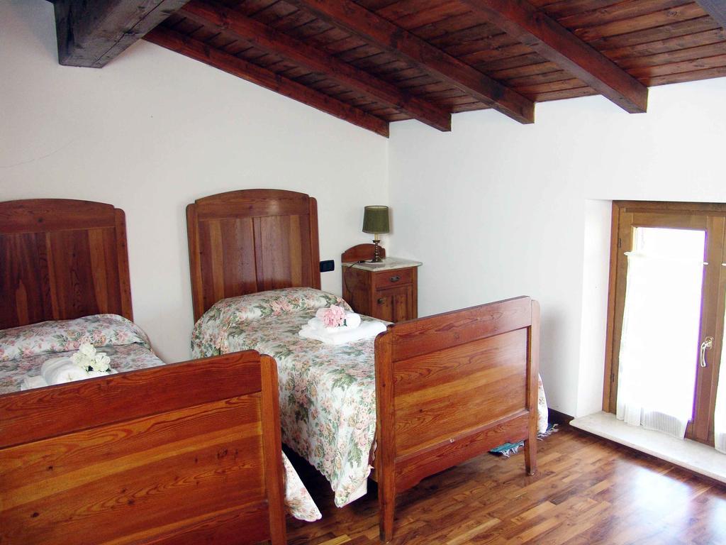 Casa Vacanze Cascina Campagnola ปอสโซเลงโก ภายนอก รูปภาพ